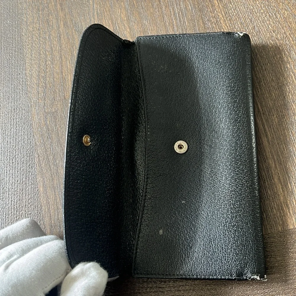 Gucci leather wallet